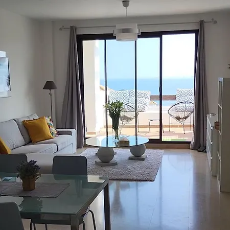 Fantastic Sea & Gibraltar View Апартаменты *